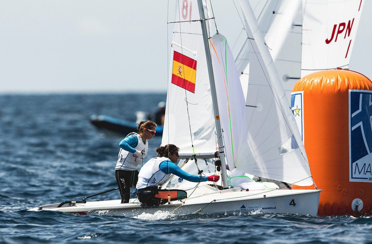 Spain's Silvia Mas and Patricia Cantero have narrowed the gap to a single point in the women's 470 ©World Sailing