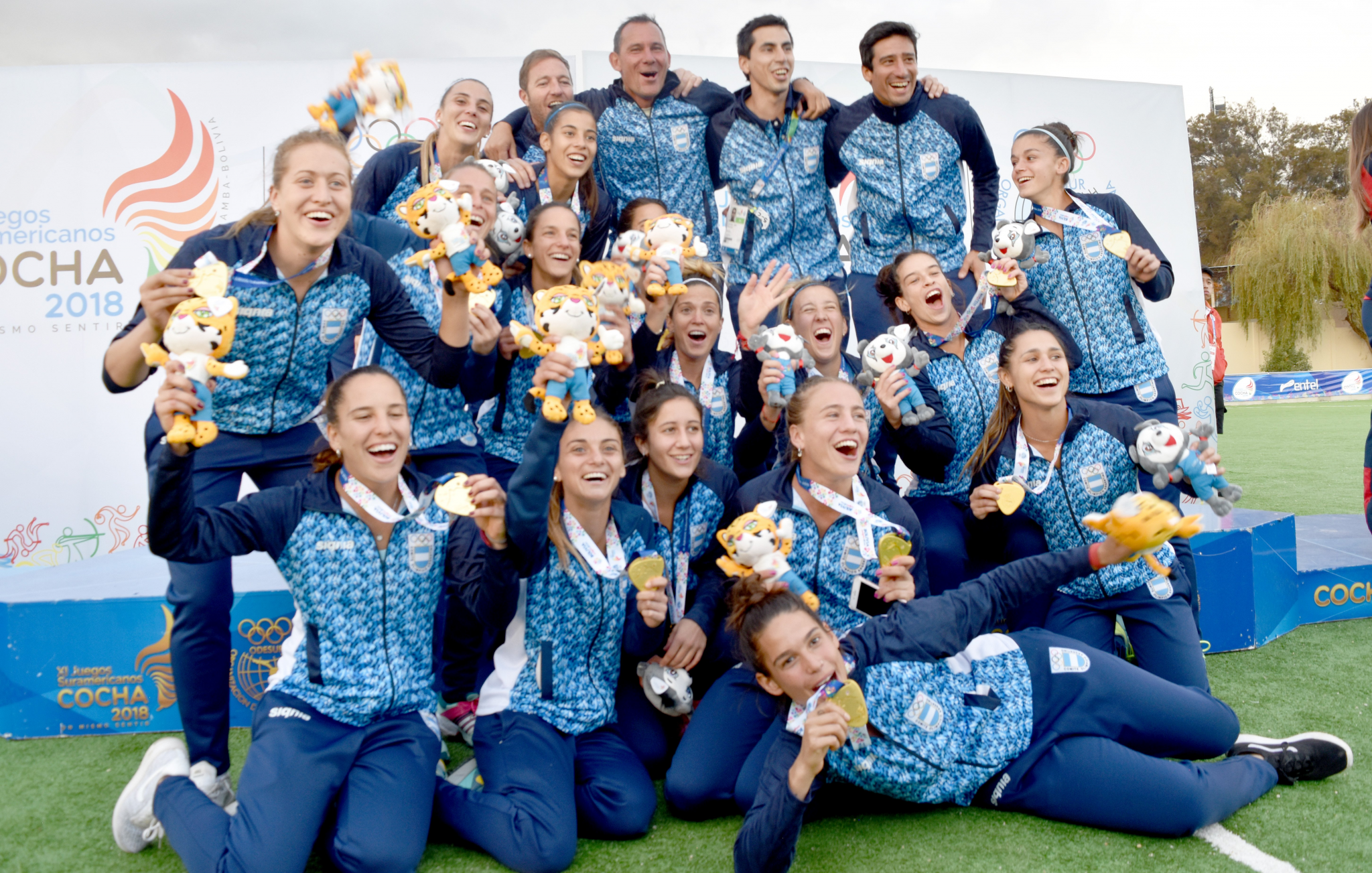 Argentina won the men's and women's hockey titles ©Cochabamba 2018