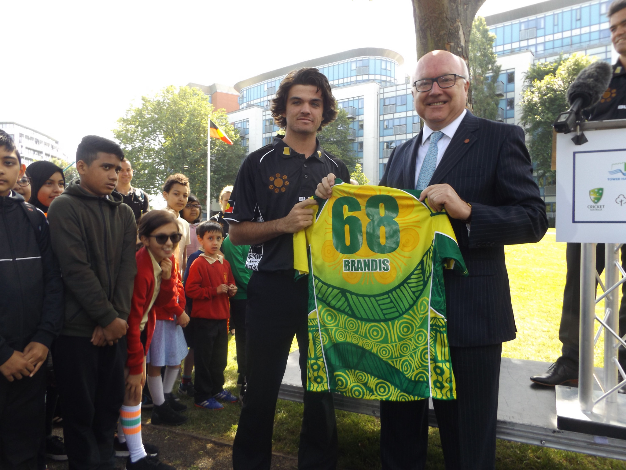Australia's High Commissioner George Brandis was presented with a team shirt bearing his name ©Phil Barker