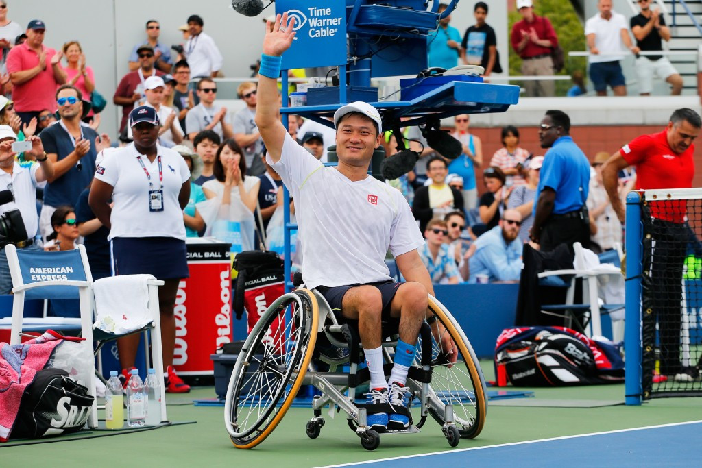 Shingo Kunieda maintained his unbeaten run to win the men's wheelchair singles title