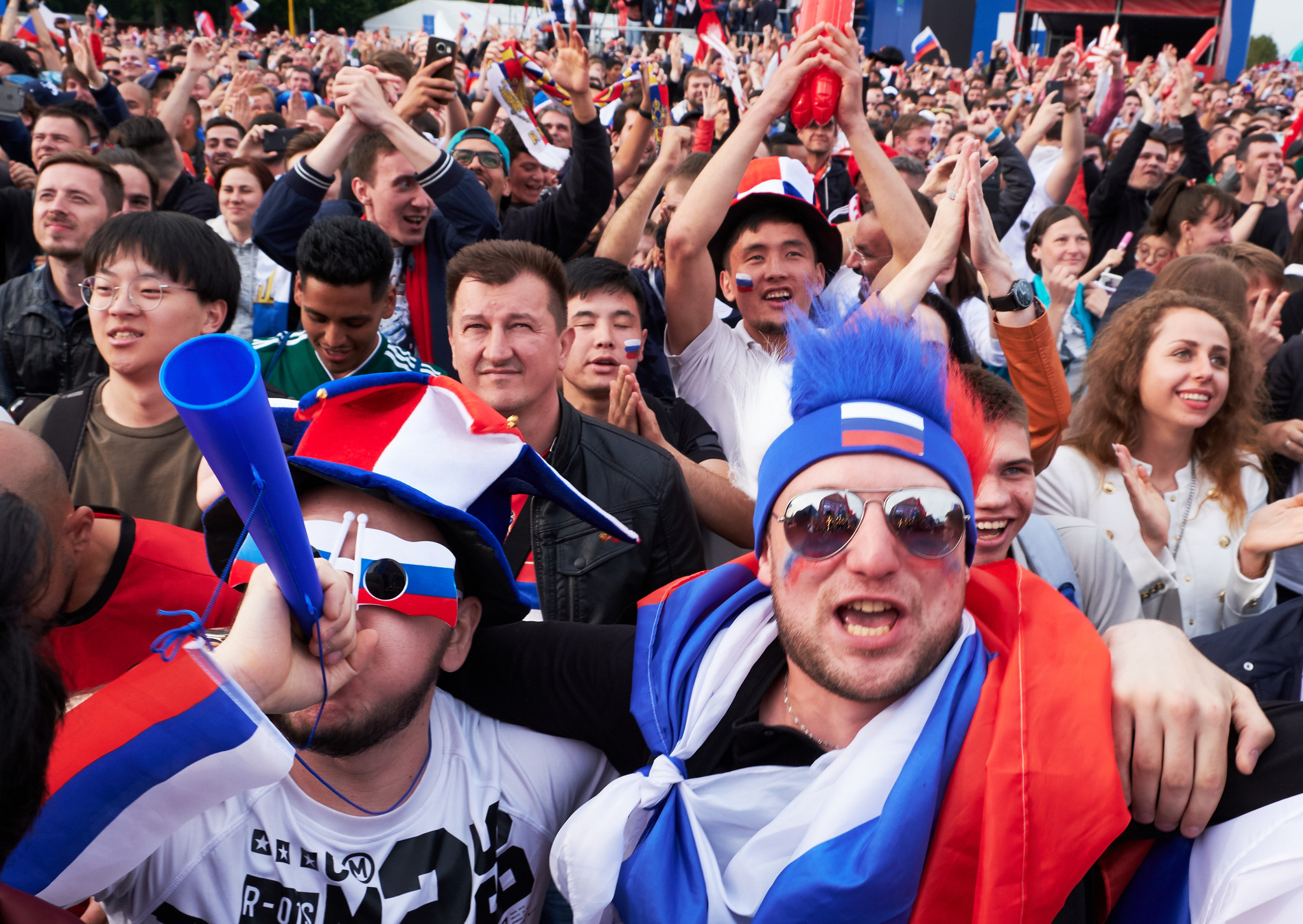 Jubilant Russian fans celebrate the victory in Moscow ©Getty Images