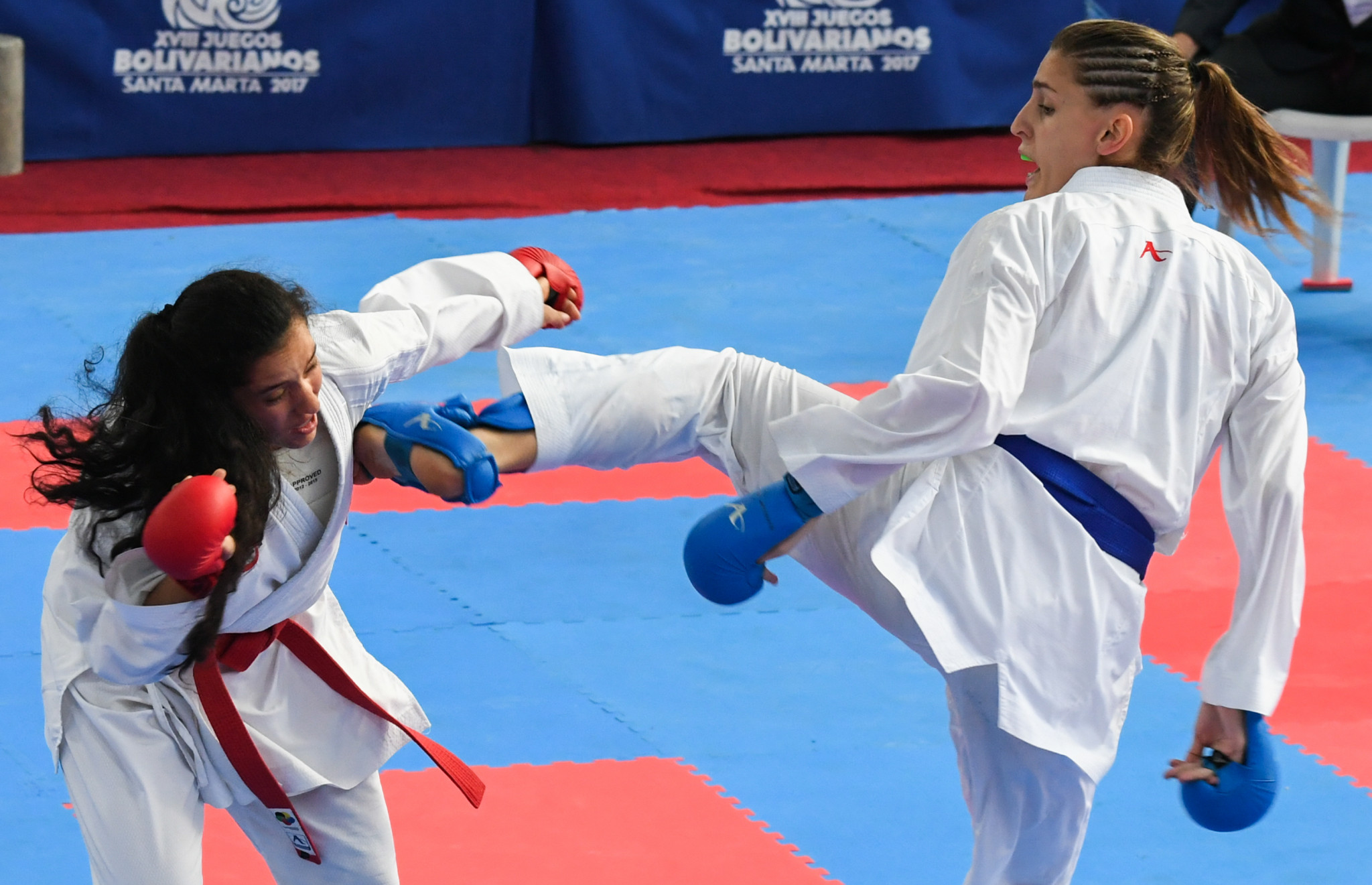 Marianth Maribel Cuervo Baute, right, was part of Venezuela's gold medal-winning women's team kumite side ©Getty Images