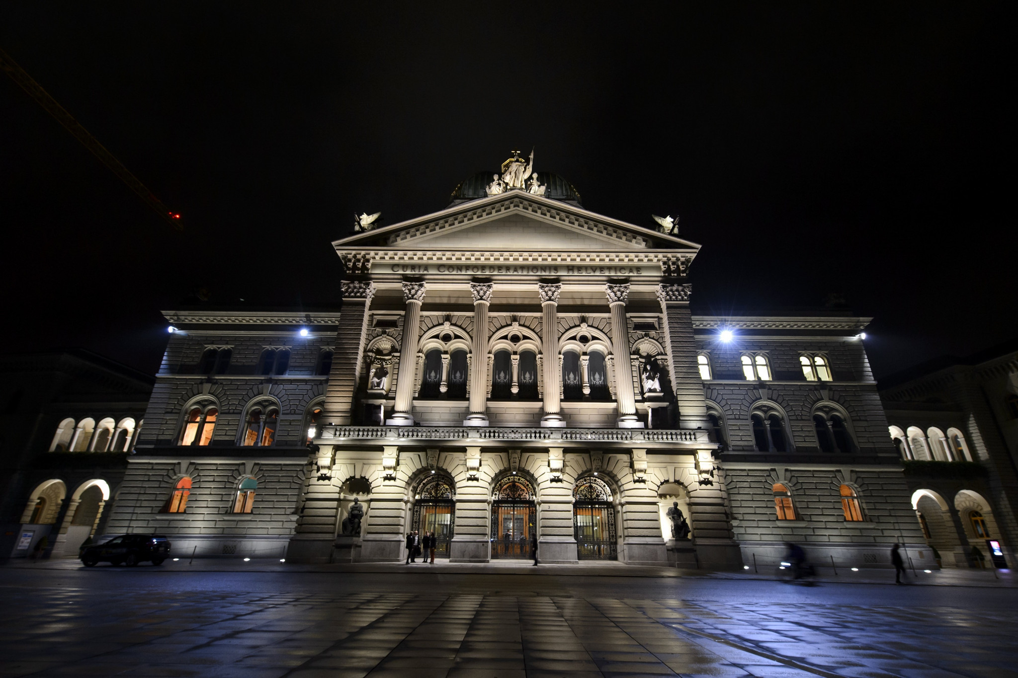 A group of 39 Swiss Parliamentarians took part in the 17th Parliamen-tation Race around the Parliament Buildings under the auspices of the Swiss National Olympic Committee ©Getty Images  