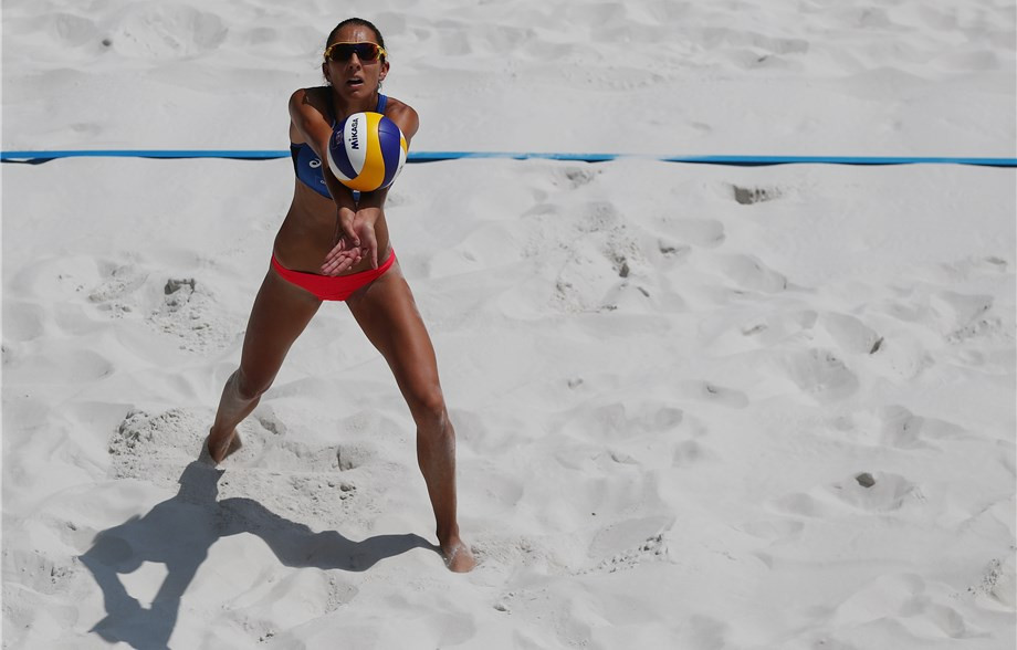 The "Queen of snow" was not so good on sand as Michaela Knoblochová lost on her international beach volleyball debut today, having won the snow volleyball European Tour last year ©FIVB