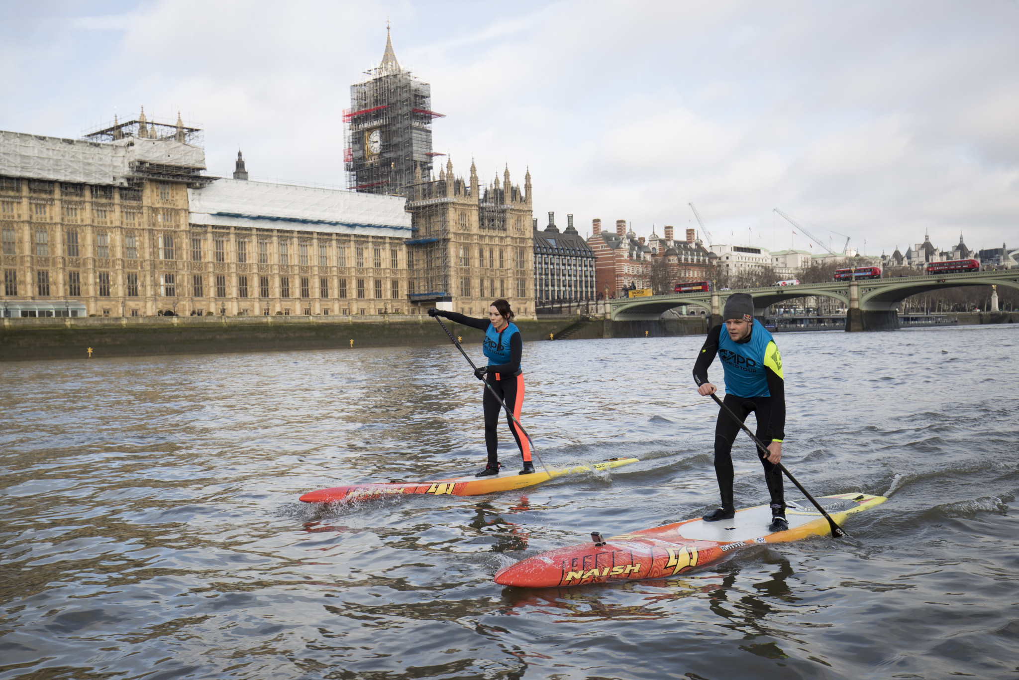 Stand-up row between canoeing and surfing intensifies