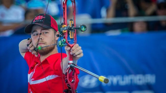 World number one Stephan Hansen won the men's individual compound title ©World Archery