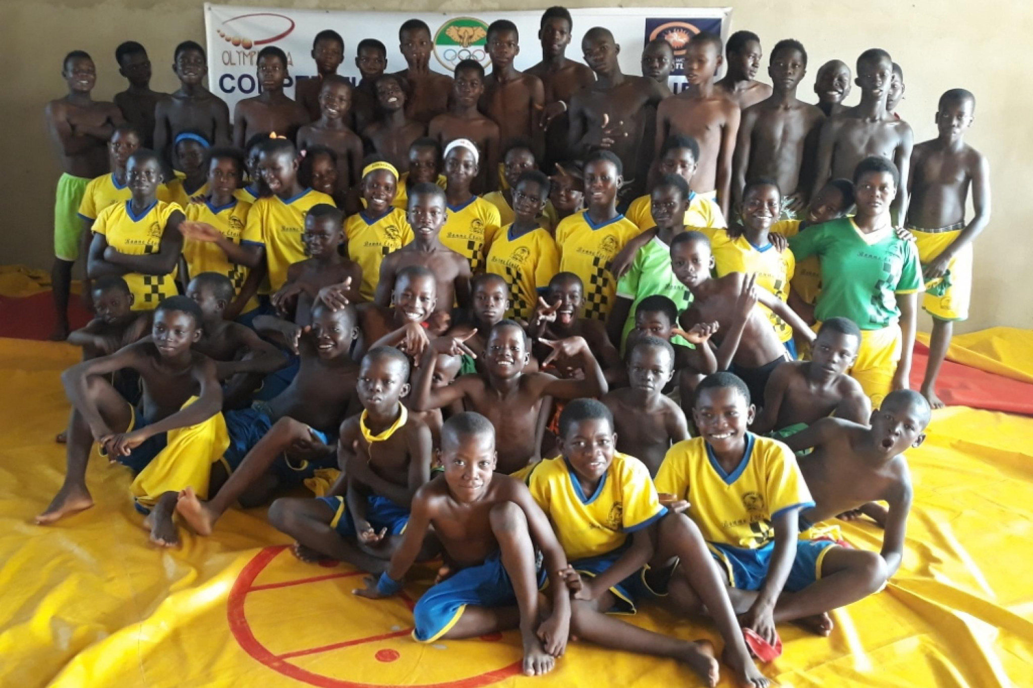 More than 2,000 students took part in Ivory Coast's largest ever wrestling event ©UWW