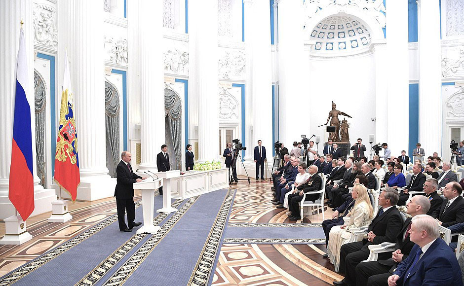 Vladimir Putin honoured sporting officials at the Kremlin ©FISU
