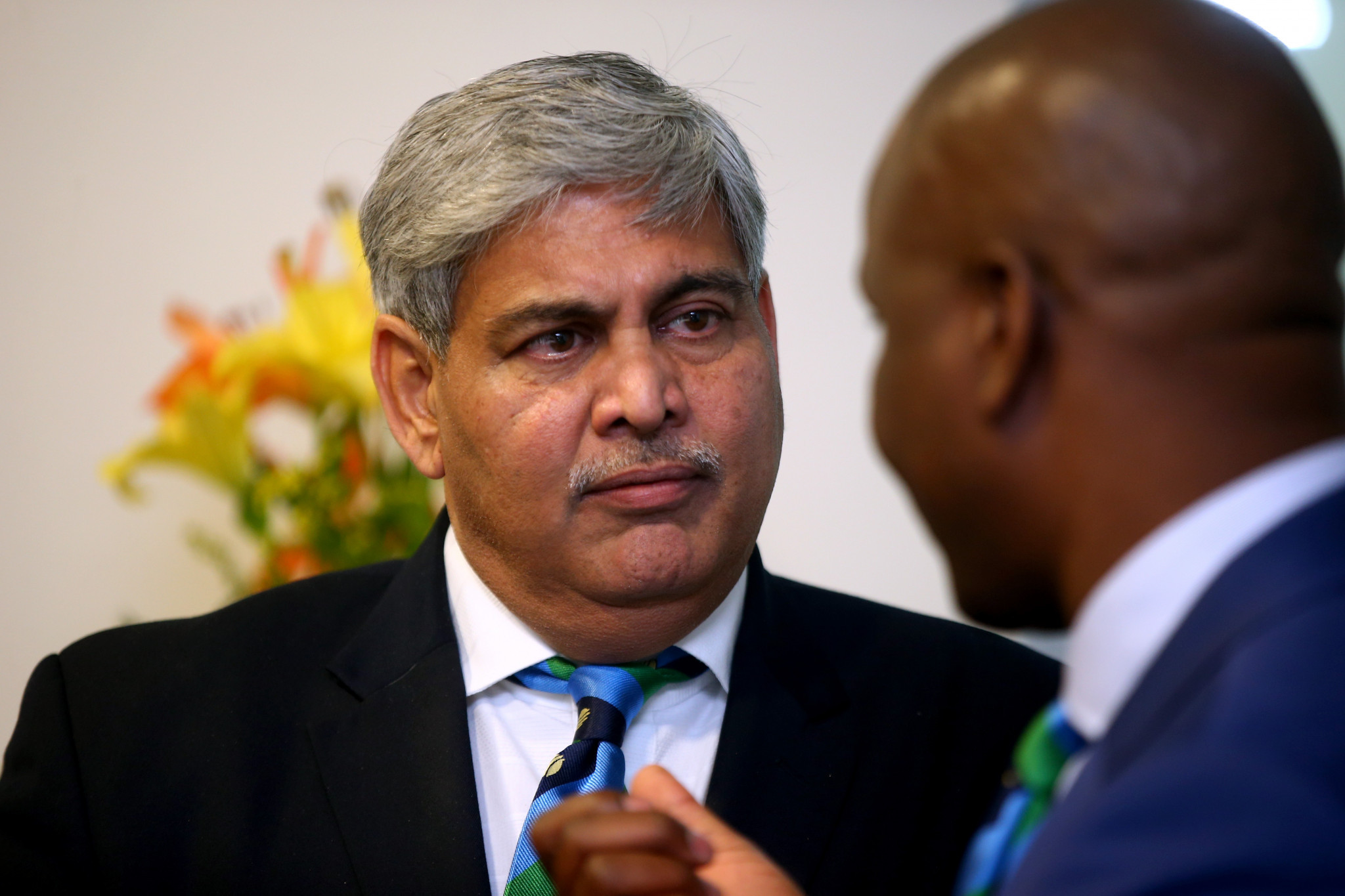 ICC chairman Shashank Manohar, left, paid tribute to David Richardson ©Getty Images