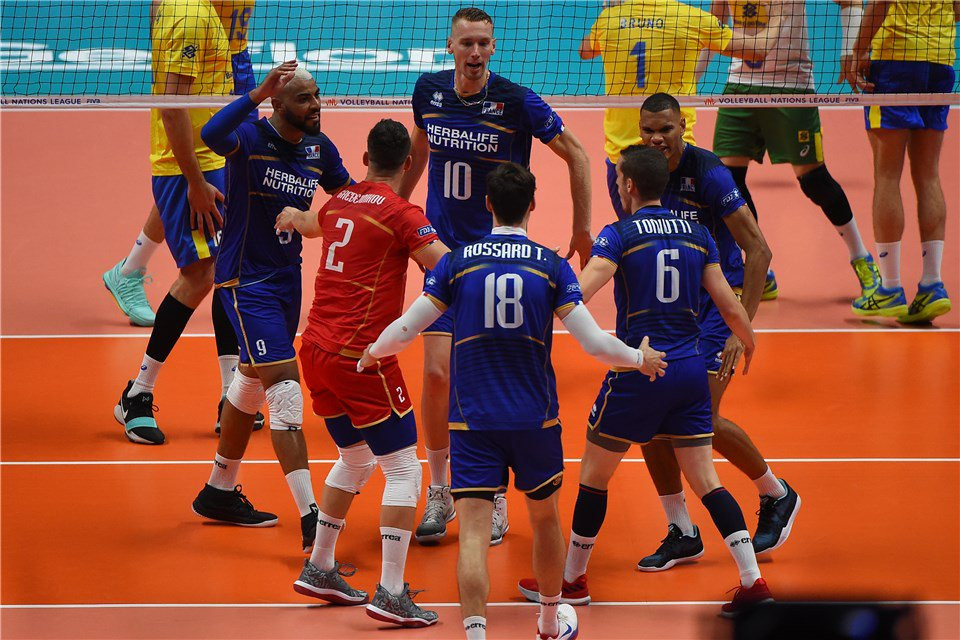 France trailed twice but hit back to beat Brazil in their opening match ©FIVB
