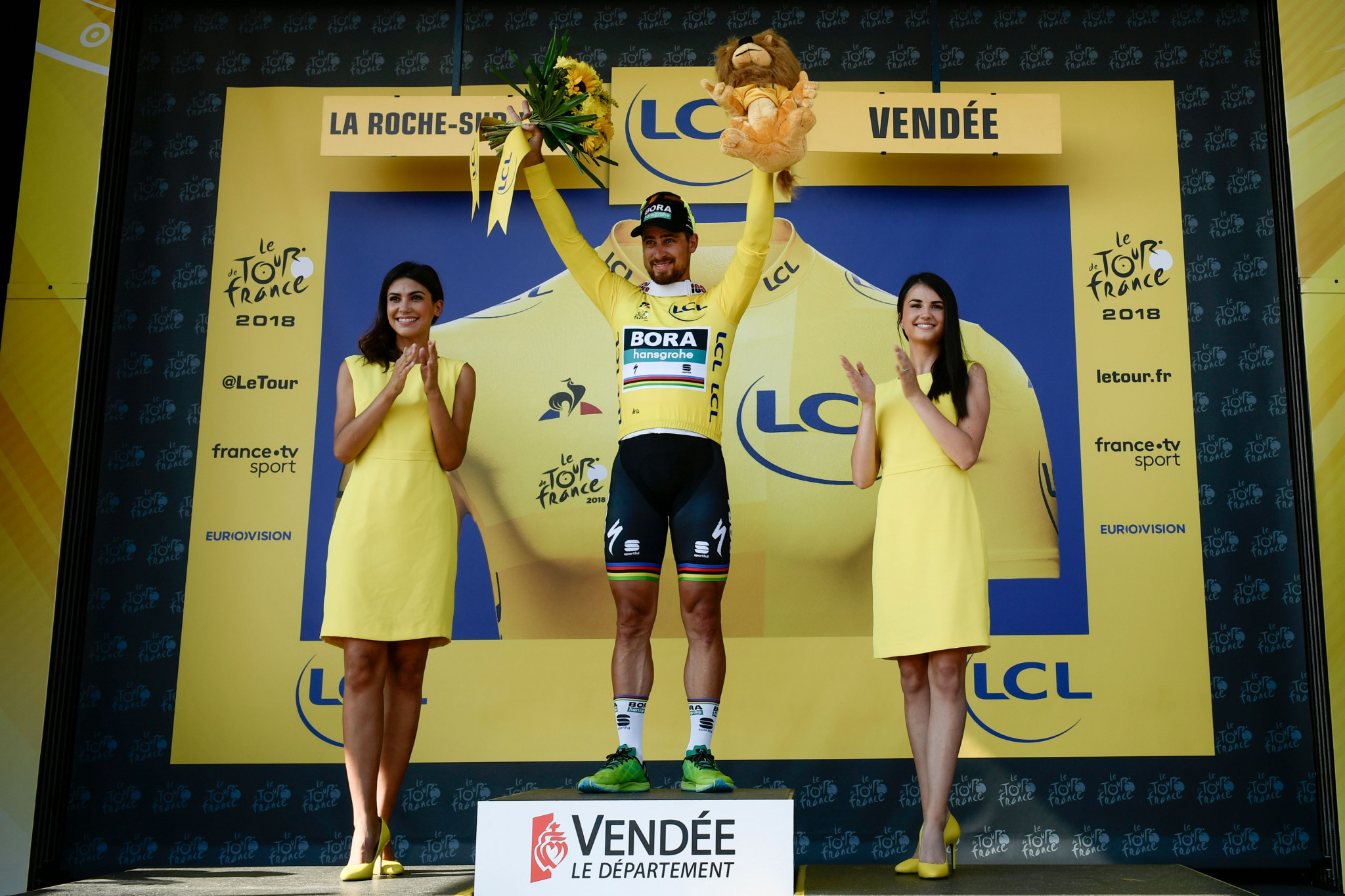 Slovakia's Peter Sagan claimed the yellow jersey with his 10th Tour de France stage win ©Getty Images