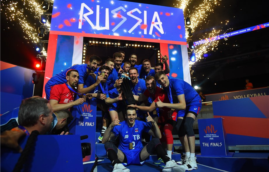 Players entrances and the trophy presentation took place underneath where the DJ booth was situated ©FIVB