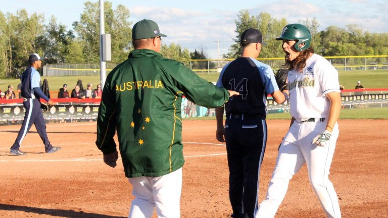 Australia maintained their 100 per cent record ©WBSC