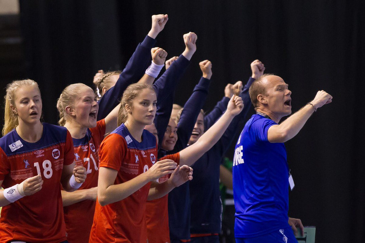 Norway edged France to secure their place in the semi-finals ©IHF/Twitter