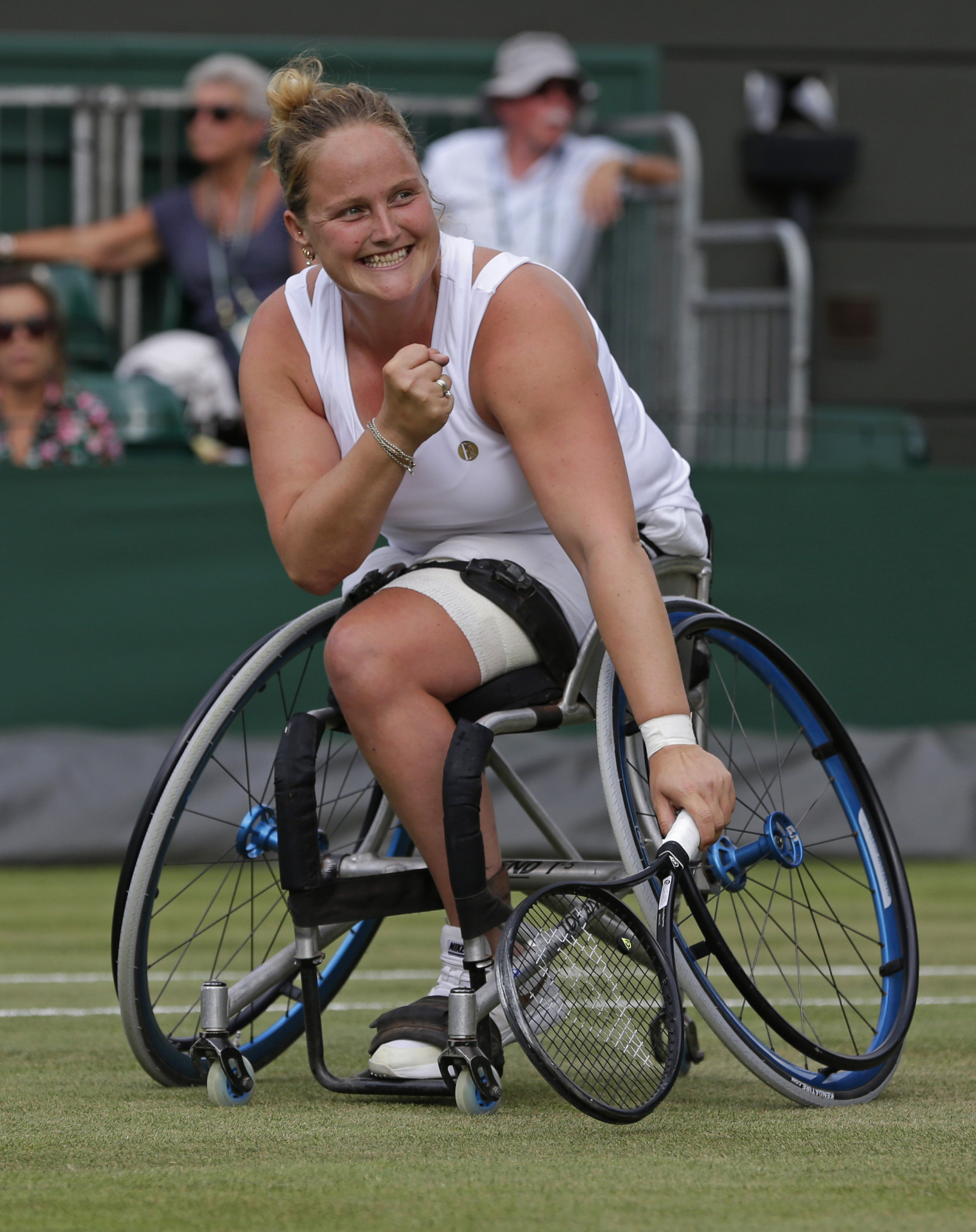 Anniek van Koot won a tight semi-final to earn a place in the Wimbledon women's wheelchair singles final against fellow Dutchwoman Diede de Groot, the defending champion ©Getty Images  