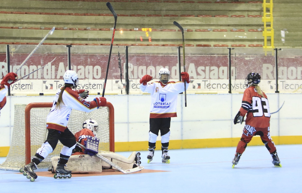 Pool action concluded at the  Inline Hockey World Championships in Asiago ©©Roberta Strazzabosco and Max Pattis