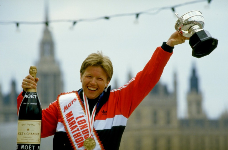 Ingrid Kristiansen of Norway celebrates setting a world marathon record of 2hr 21min 06sec at the 1985 London Marathon ©Getty Images