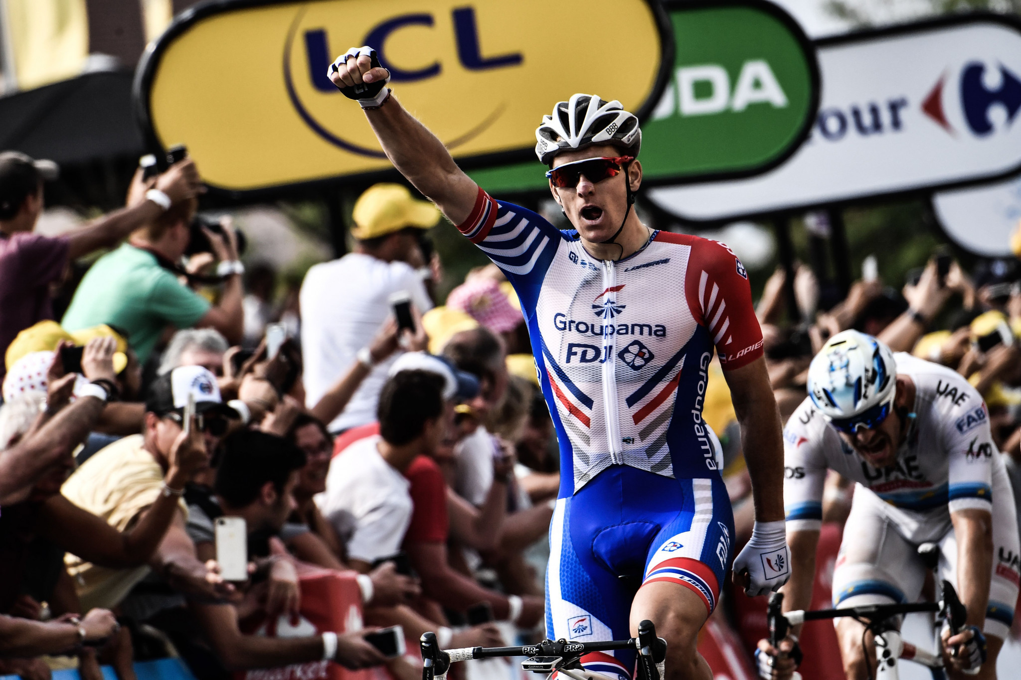 Demare delivers on penultimate sprint stage of Tour de France