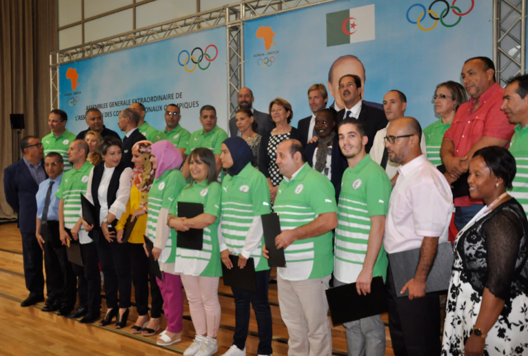 Algerian Olympic Committee hand out certificates after inaugural sports management course