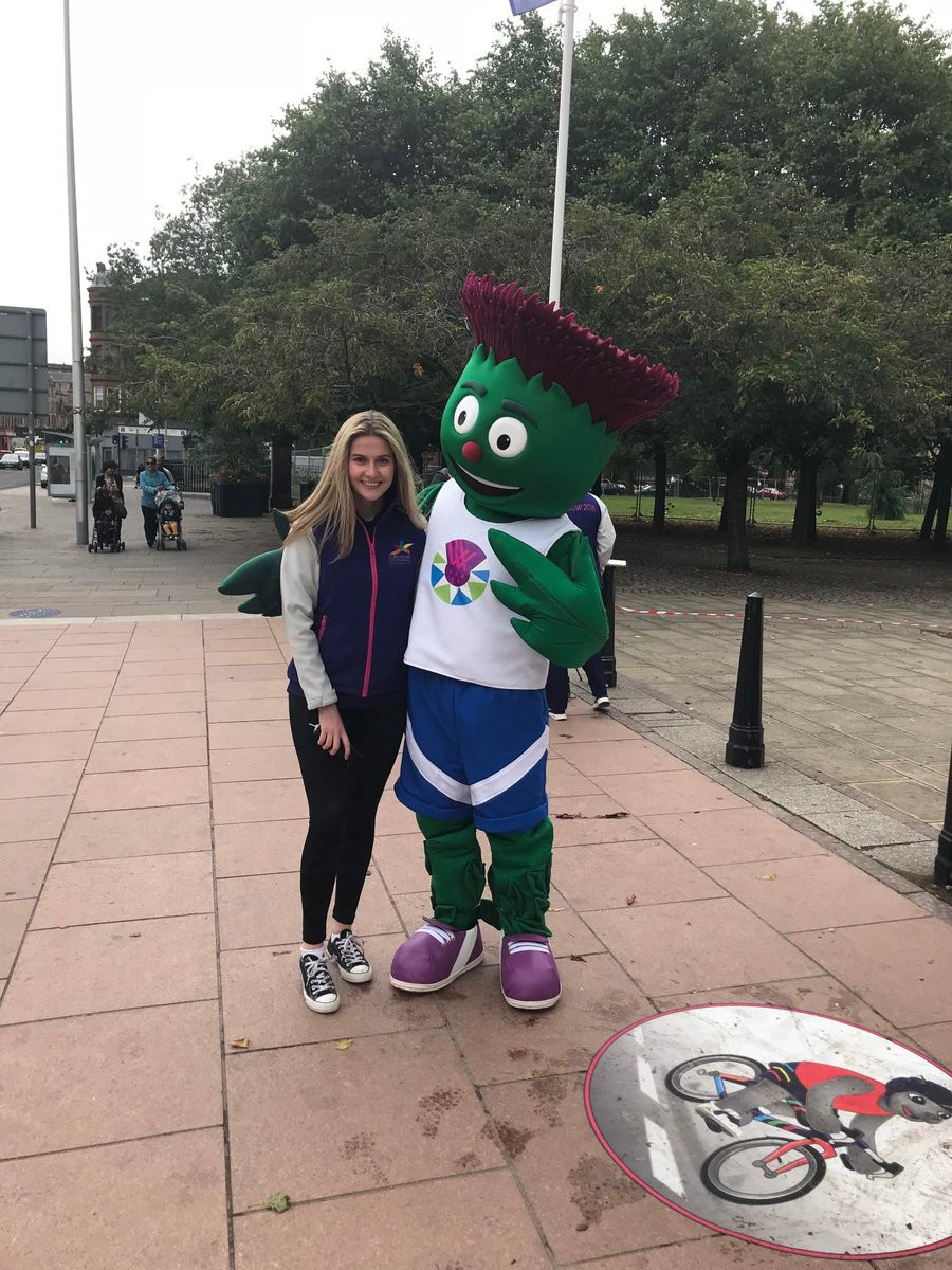 Beth Gilmore, designer of the Glasgow 2014 Commonwealth Games mascot, is a volunteer at Glasgow 2018 and met her creation Clyde today ©Glasgow 2018/Twitter