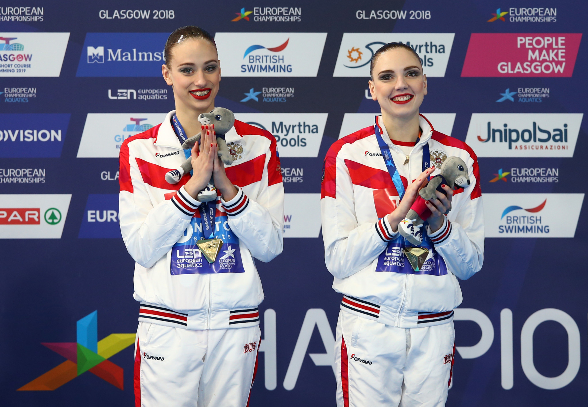 Svetlana Kolesnichenko and Varvara Subbotina claimed the first of Russia's two European Championship gold medals in artistic swimming today, winning the duet technical routine event ©Getty Images