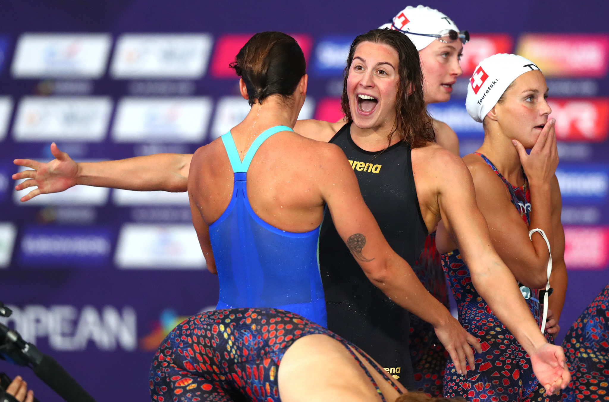 France clinched a narrow victory in the women's 4x100m freestyle ©Getty Images