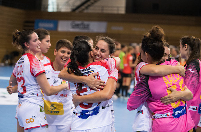 Defending women's champions Spain earned a big win against Romania at the World University Handball Championships but then missed out on a semi-final spot after losing to Poland ©FISU