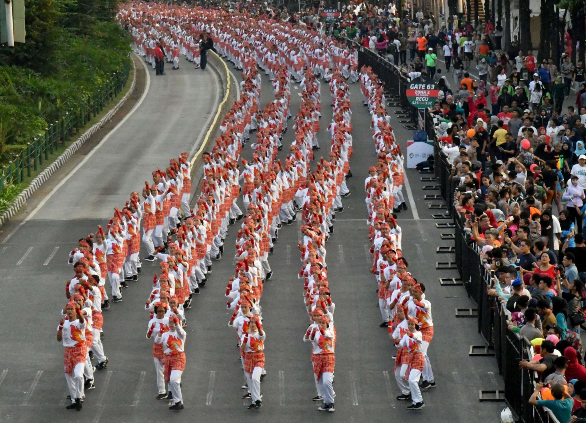 Thousands join street dance in Jakarta to promote Asian Games