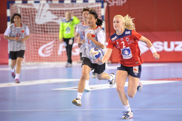 Defending champions begin well at Women's Youth World Handball Championship