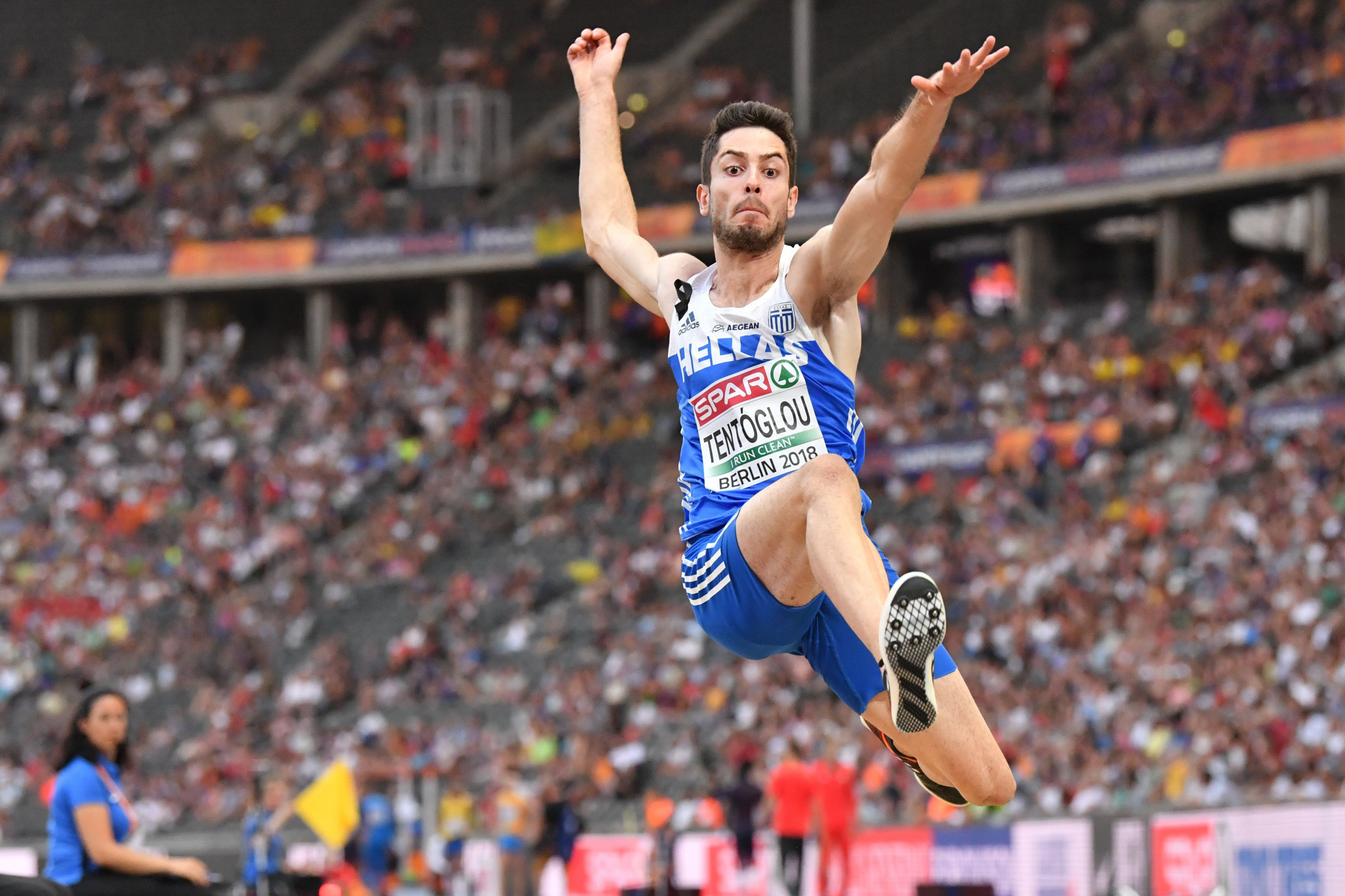 Greece's Miltiadis Tentoglou leaps to long jump gold ©Getty Images