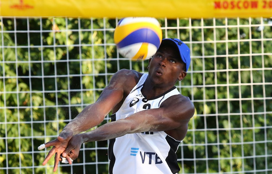 Cherif Younousse and Ahmed Tajin from Qatar are into the quarter-finals of the FIVB Mosvow Open after beating their Russian opponents 21-18, 17-21, 19-17 today ©FIVB