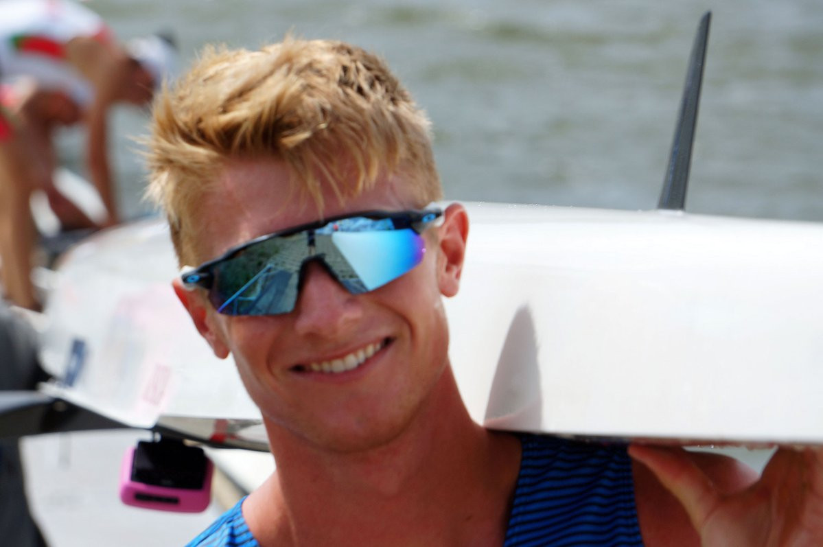Clark Dean of the United States remains on course to defend his men's single sculls title ©Twitter