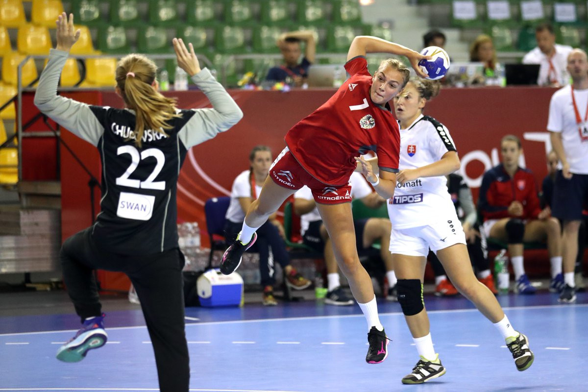 Austria secured their place in the next round of the Women's Youth World Handball Championships today by beating Slovakia ©IHF/Twitter