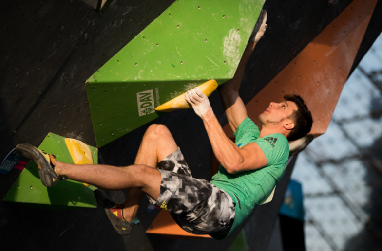 Leaders Nonaka and Kruder through to semi-finals at IFSC Bouldering World Cup decider