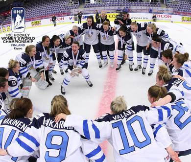 Finland's Pyeongchang 2018 top scorer Michelle Karvinen, pictured with the trophy, has designed the logo for next year's IIHF Women's World Championships in Espoo ©IIHF