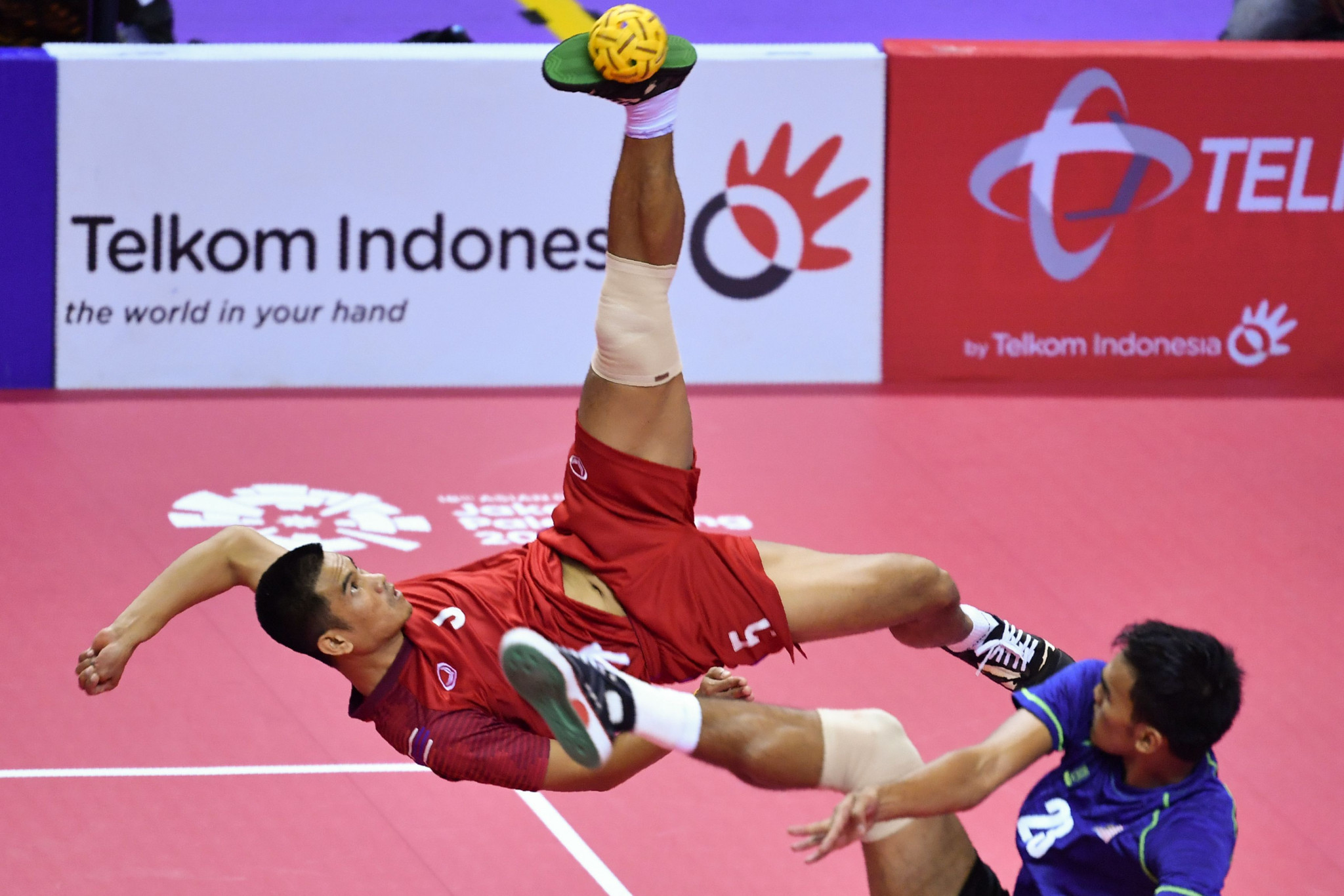 Thailand prevailed in both the men's and women's team regu sepaktakraw competitions ©Getty Images