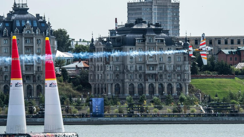 Hall preparing to defend Red Bull Air Race World Championship lead in Kazan