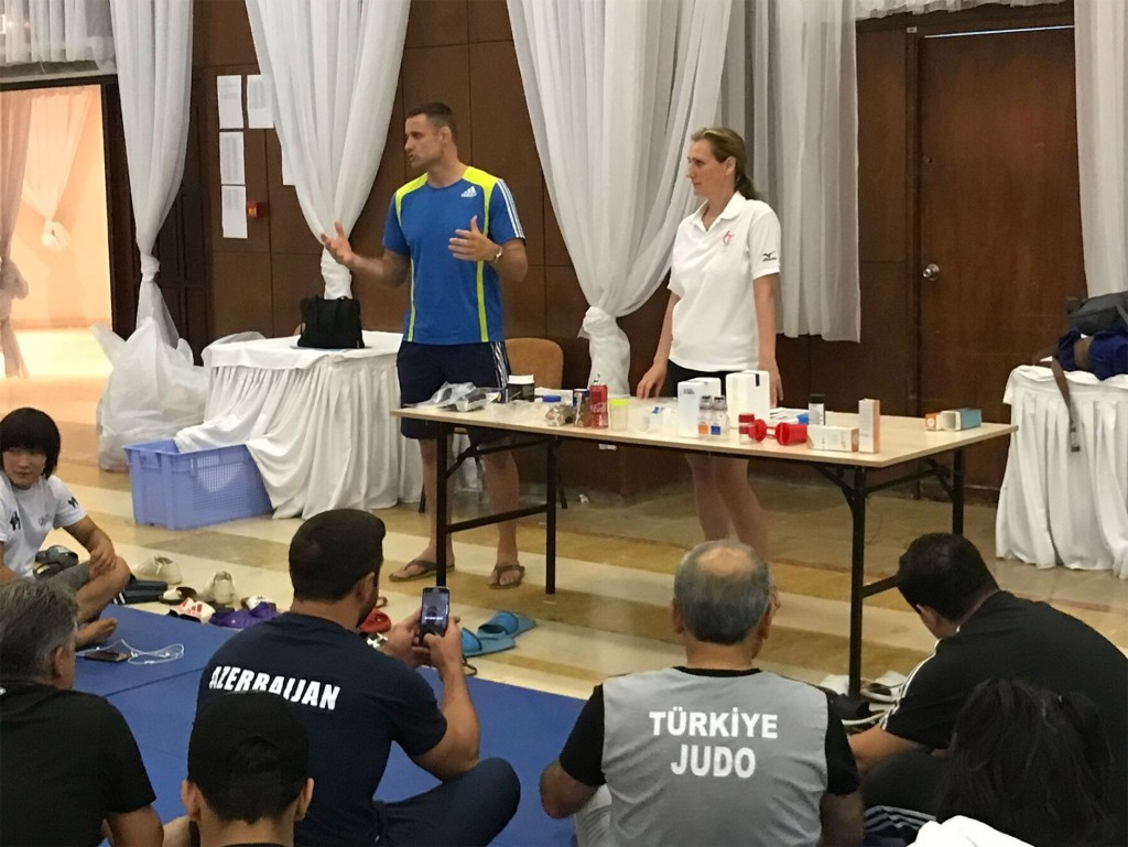 Coaches learnt alongside the young judoka in Tunis ©IJF