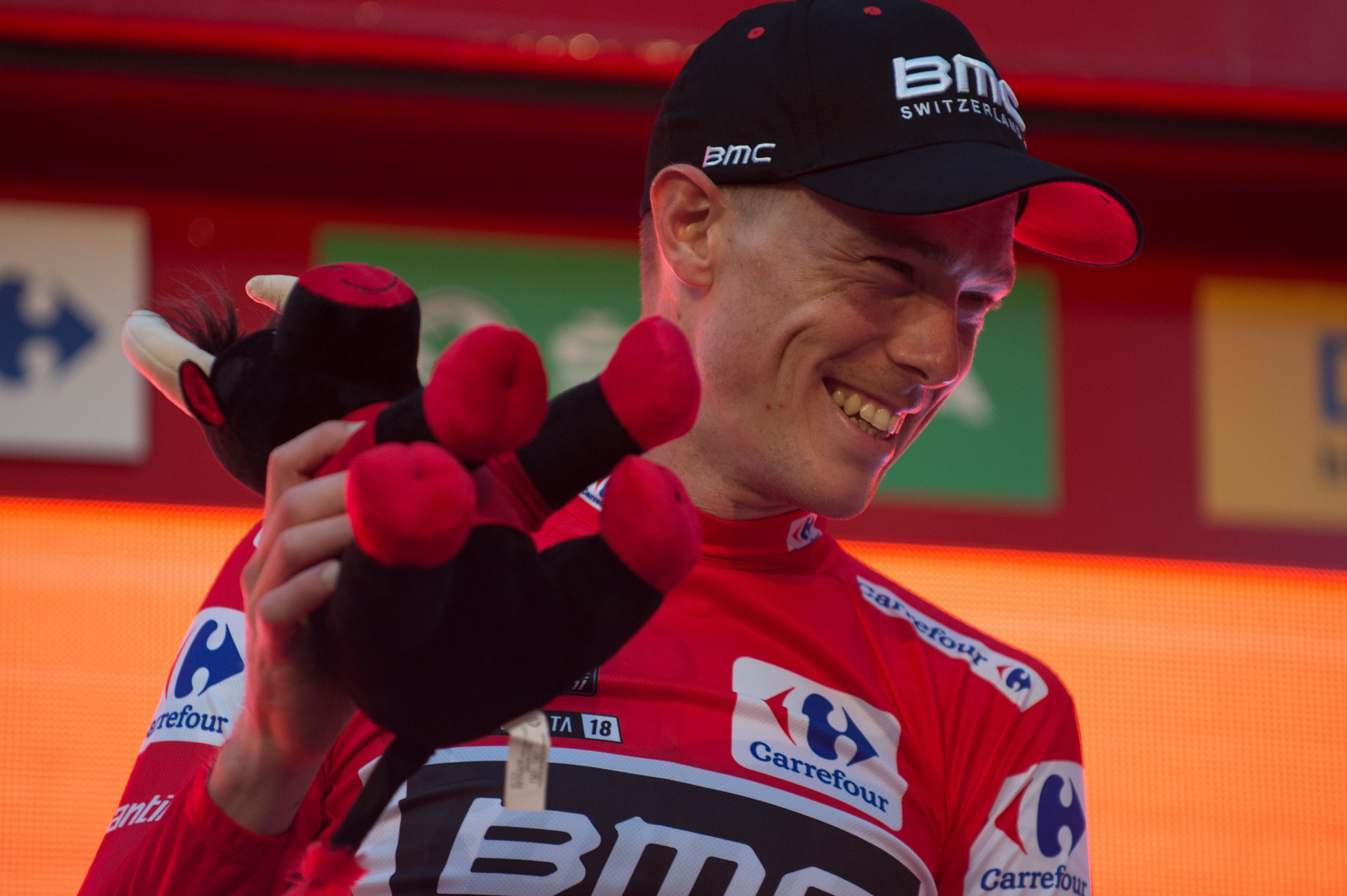 Rohan Dennis in the red leader's jersey after stage one of the Vuelta ©Getty Images  