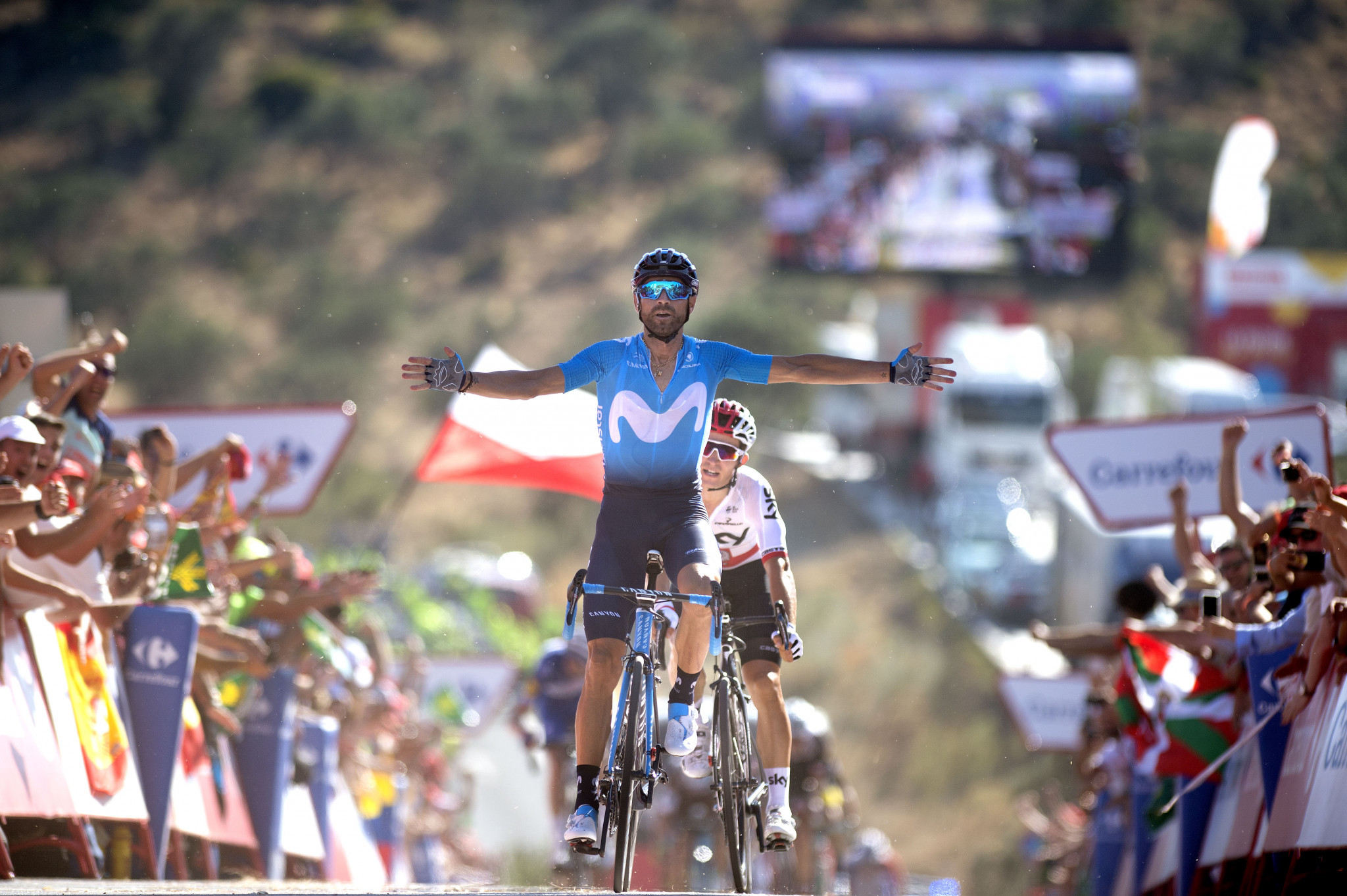 Valverde wins second stage of Vuelta a España as Kwiatkowski takes race lead