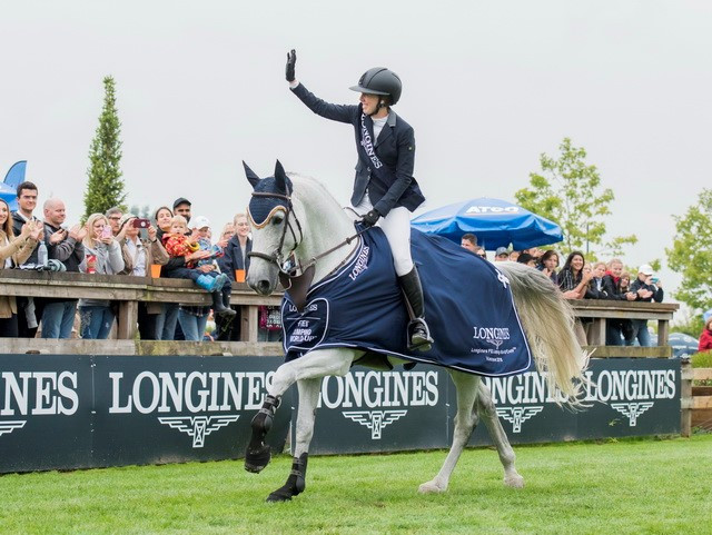 American Uma O'Neill came out on top in the International Equestrian Federation's World Cup Jumping leg in Vancouver ©FEI