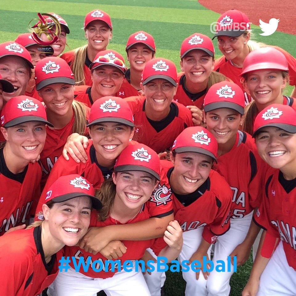 Canada's women's baseball team are all smiles as they see off Venezuela, 5-0 in the super round ©WBSC/Twitter