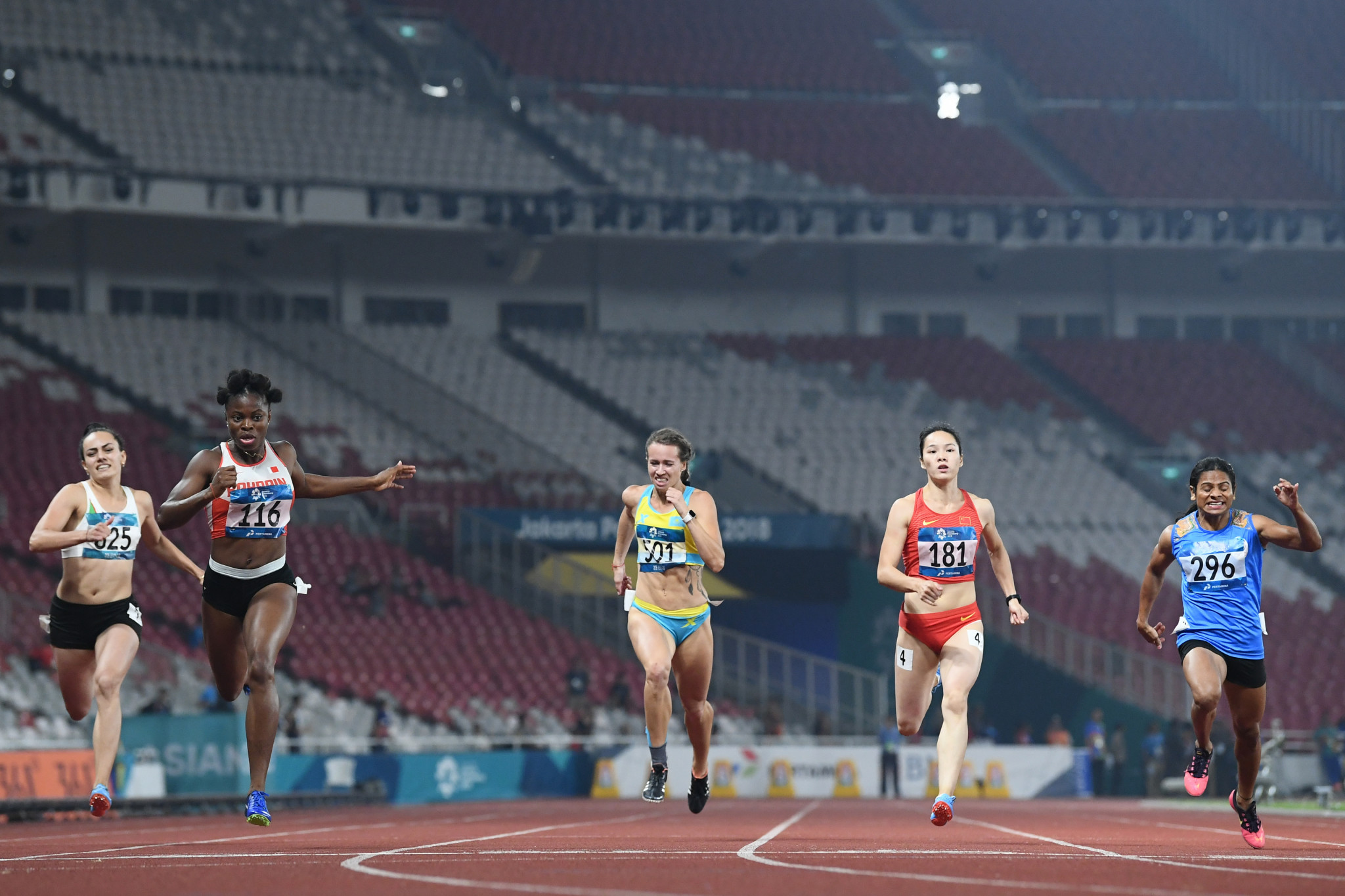 Edidiong Odiong beat Dutee Chand for the second time in three days tonight, to win the women's 200 metres ©Getty Images