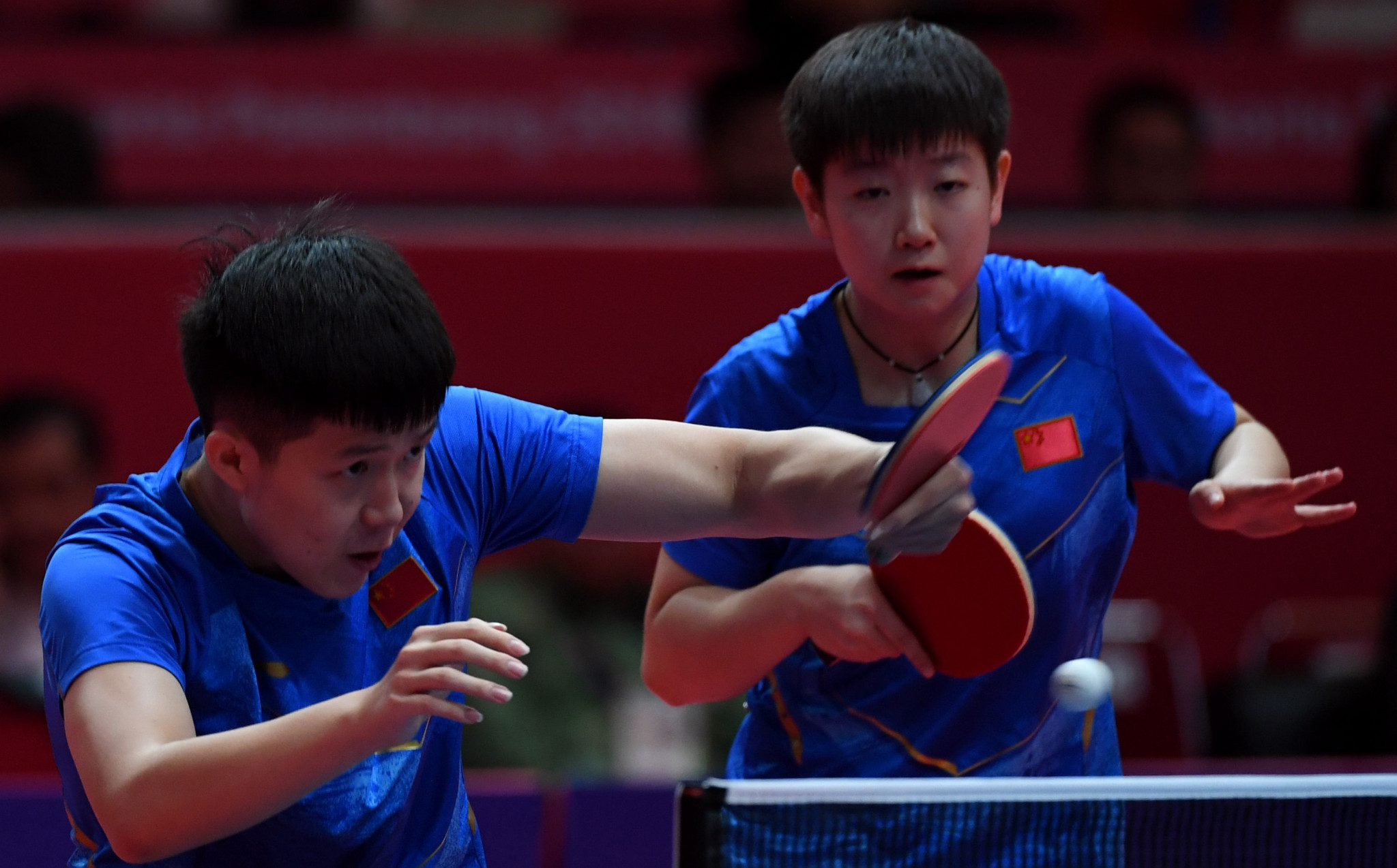 China's Wang Chuqin and Sun Yingsha came from 2-0 down to beat compatriots Lin Gaoyuan and Wang Manyu 4-2 in the mixed doubles table tennis final ©Getty Images