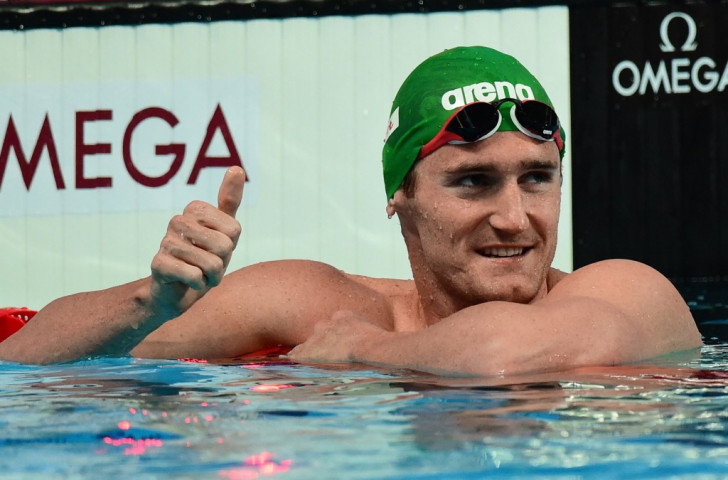 South Africa's Cameron Van Der Burgh extended his lead over compatriot Chad Le Clos in the overall men's competition