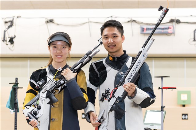 China’s 22-year-old Yang Haoran and 20-year-old Zhao Ruozhu won gold and Tokyo 2020 quota places in the 10m air rifle mixed team event ©ISSF