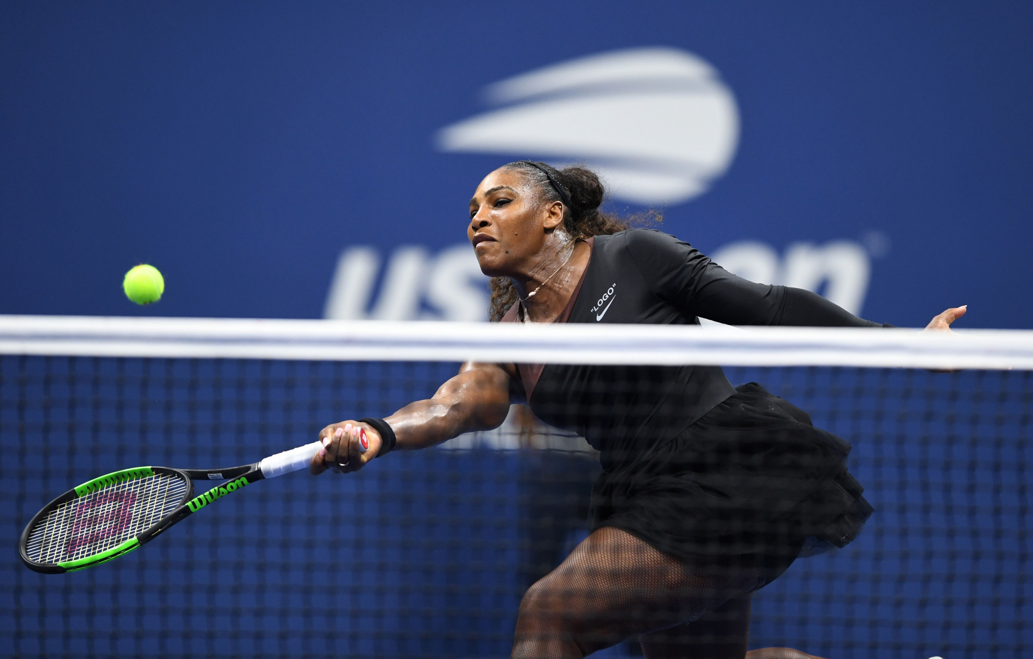 Serena Williams reached her ninth consecutive US Open semi-final to continue her pursuit of a 24th Grand Slam crown ©Getty Images