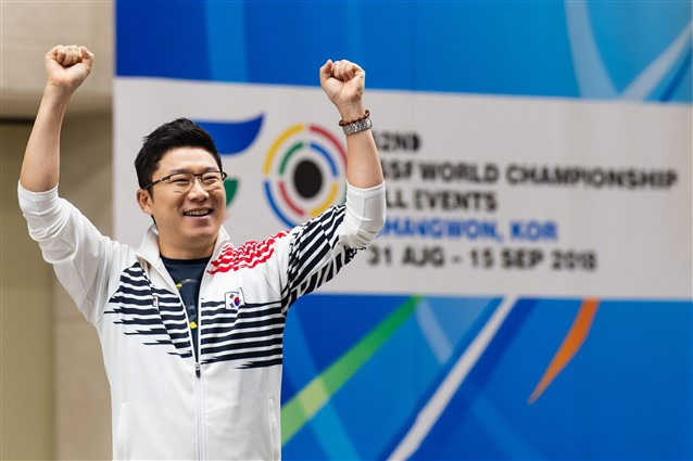 Home shooter Jin Jongoh made an astonishing recovery to defend his 10m Air Pistol world title at the ISSF World Championships in Changwon, South Korea ©ISSF