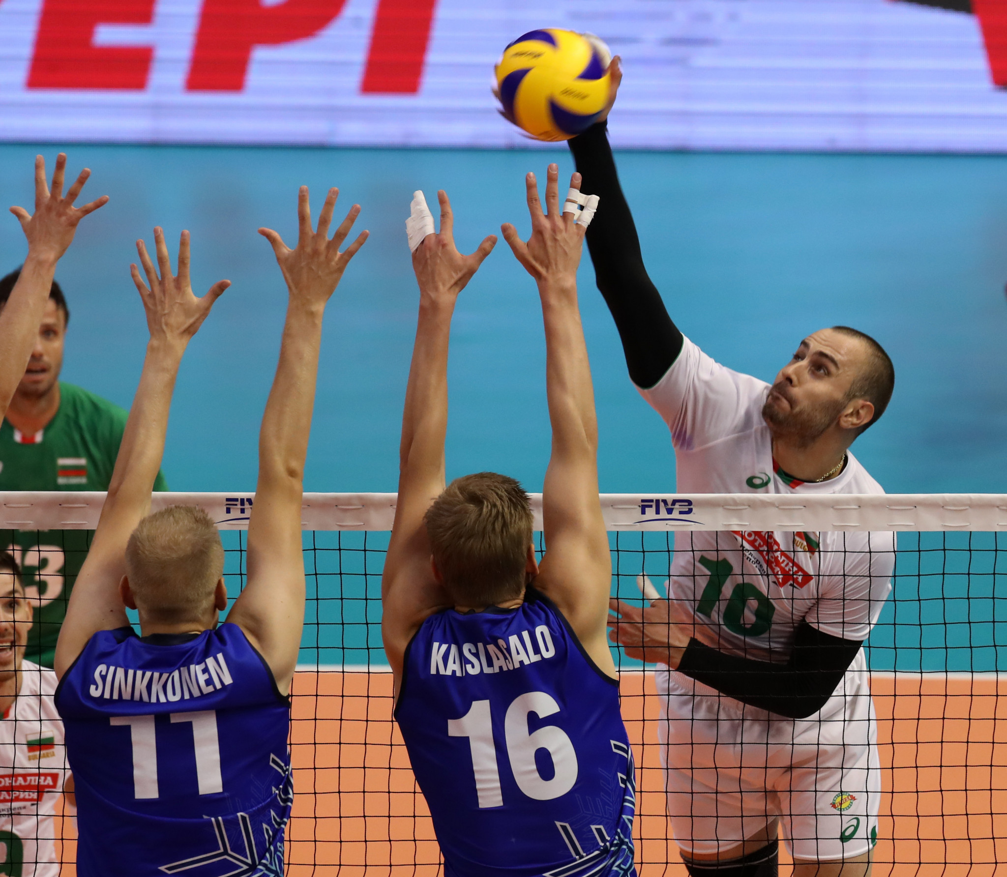 Bulgaria opened with victory against Finland ©FIVB