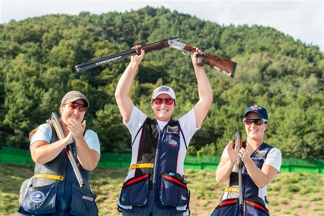 United States dominate the podium in women's skeet at ISSF World Championships